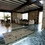 Dionysos Hotel 3*