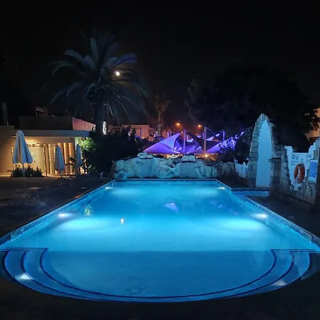 Dionysos Hotell 3*