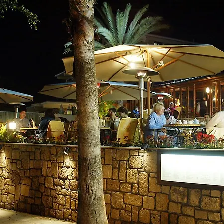 Dionysos Hotell 3*