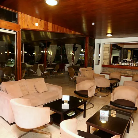 Dionysos 3*