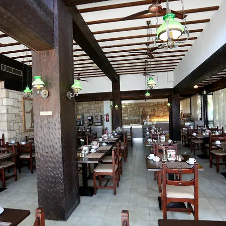 فندق Dionysos 3*