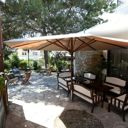 Отель Dionysos 3*